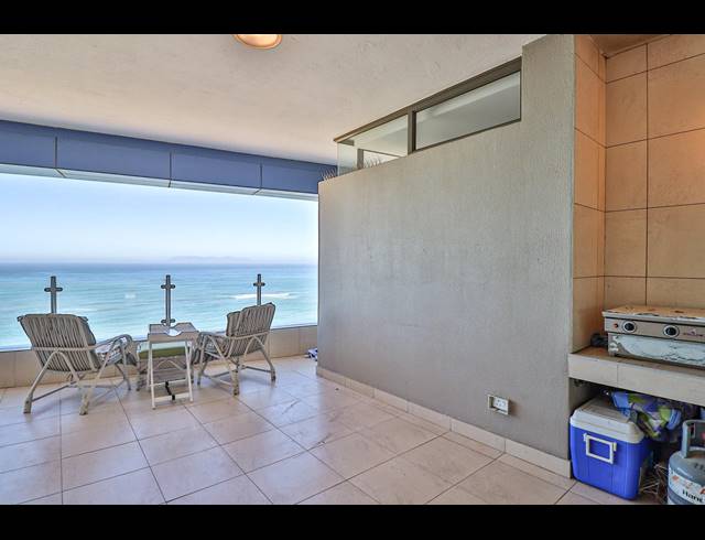 4 BEDROOM APARTMENT FOR SALE IN STRAND NORTH